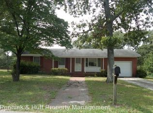 3308 Forest Lake Dr, Hope Mills, NC 28348