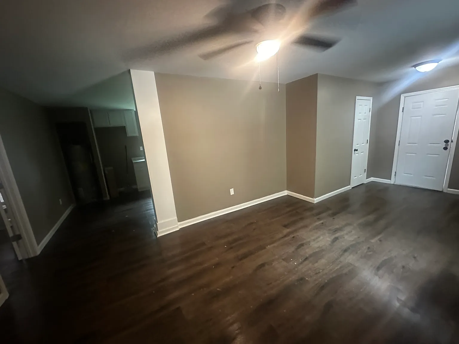 2 bed, 1200 sqft, $1,000 — Photo 2