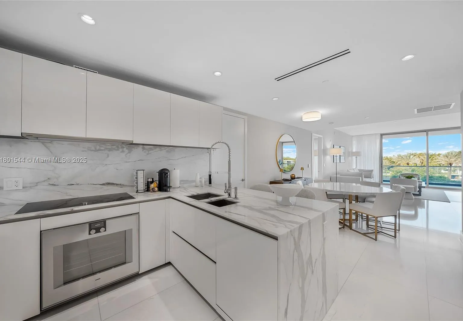2 bed, 2.5 bath, 1704 sqft, $15,500 — Photo 1