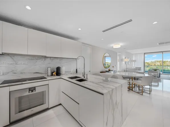 10201 Collins Ave, Bal Harbour, FL