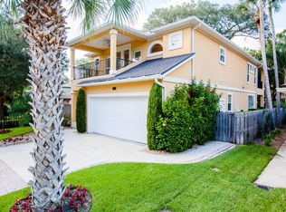 375 10th St, Atlantic Beach, FL 32233