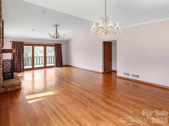 4th image of 15 Ridge Ter