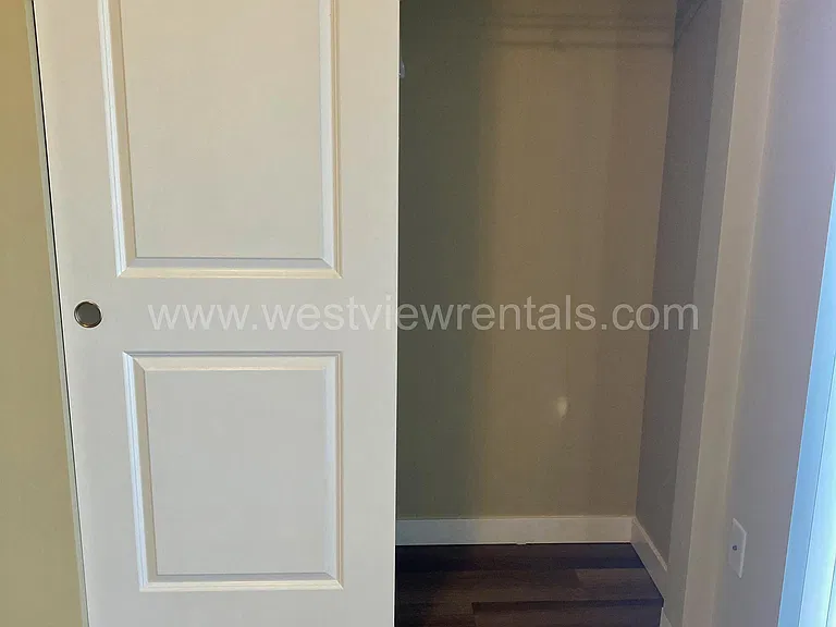 200 E Maple St — Photo 391