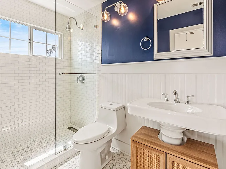 4866 Santa Cruz Ave — Photo 19