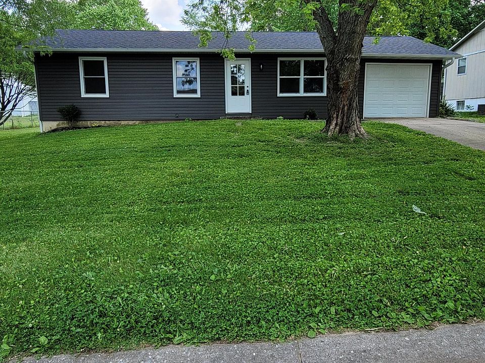 1st image of 210 Oaklane Dr