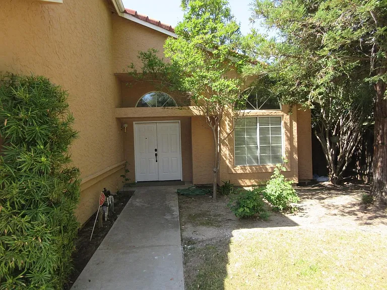993 E Edgemont Dr — Photo 3