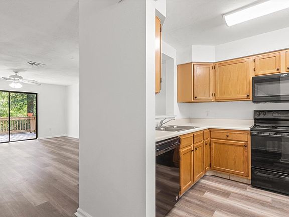 3rd image of 89 Moultrie Creek Cir