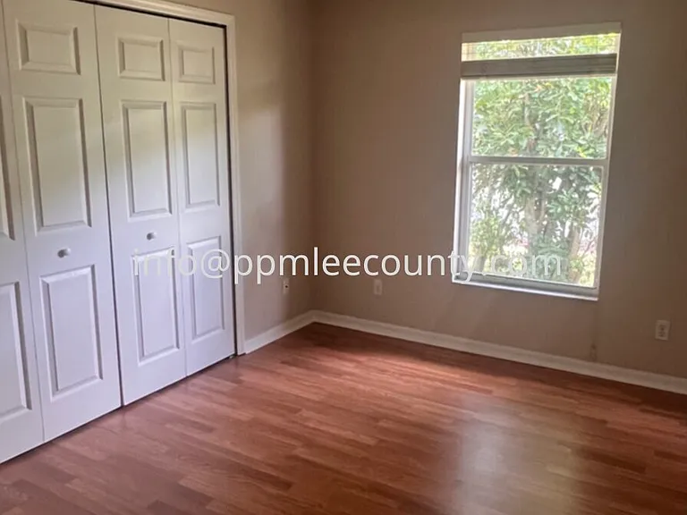 4618 SW 7th Pl — Photo 10