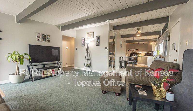 1629 SW 24th St, Topeka, KS 66611 | Zillow