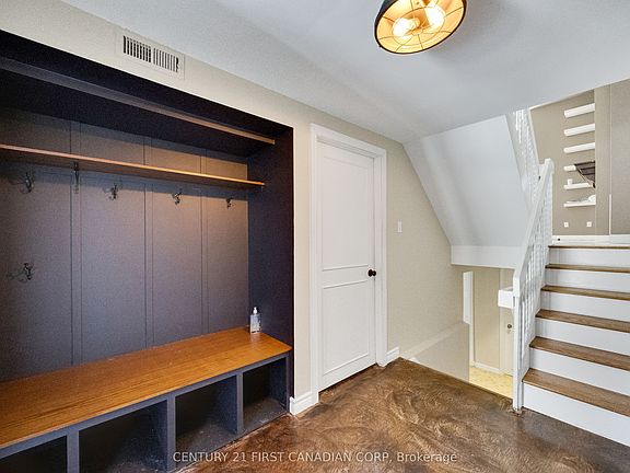 4th image of 703 Windermere Rd #3