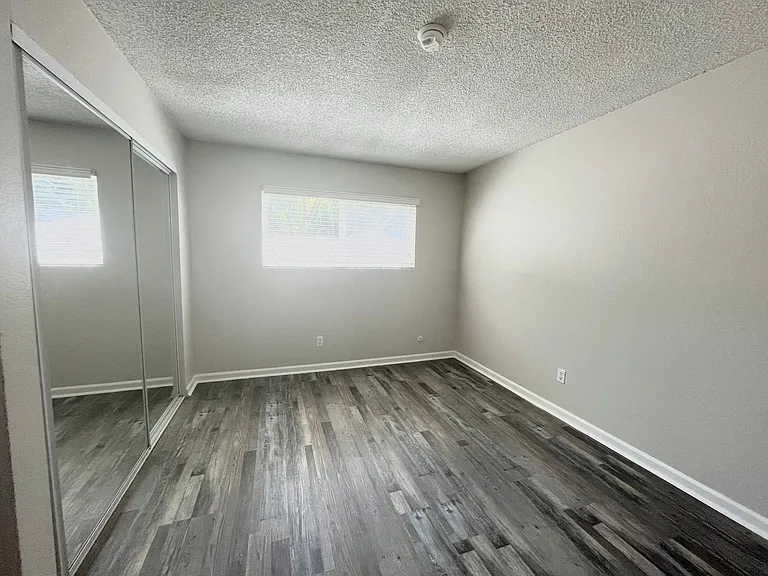 2206 V St #12 — Photo 7