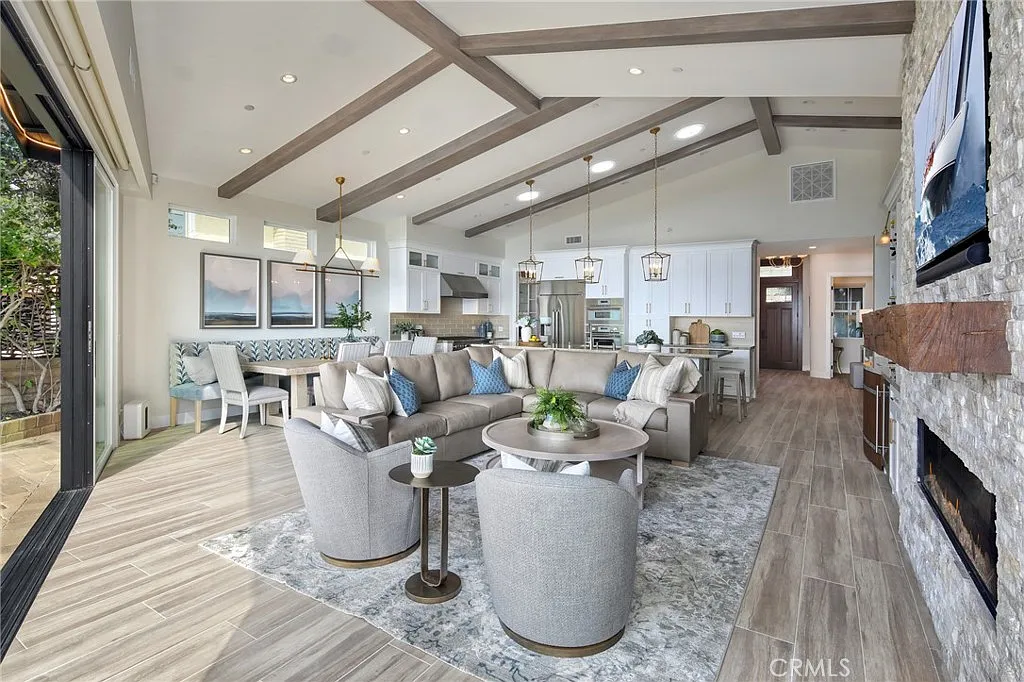2 bed, 2415 sqft, $20,000 — Photo 3