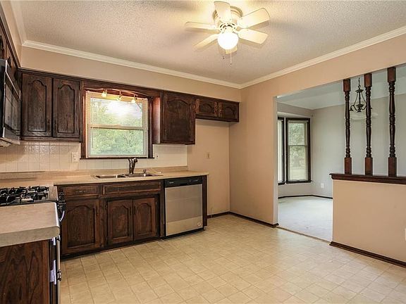 4th image of 8013 Southview Dr