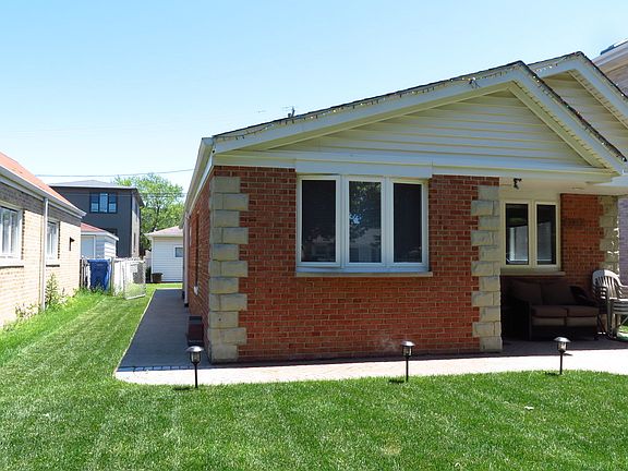 2nd image of 5733 N Ottawa Ave
