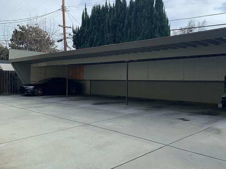 Sutter Avenue Apartments — Photo 8
