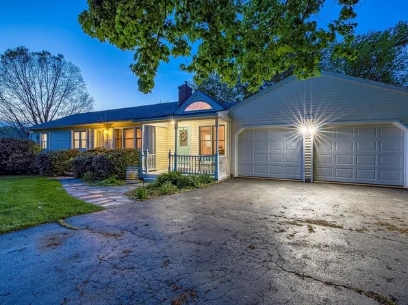 14 Kings Grant Rd, Westborough, MA 01581