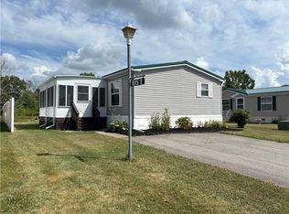 951 Cobblestone Ct, Holley, NY 14470