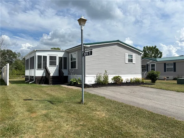 951 Cobblestone Ct, Holley, NY 14470