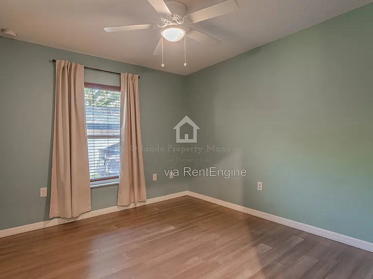 2403 Mayer St — Photo 20