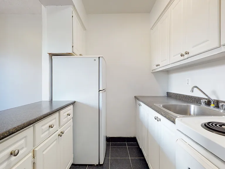 335 Cooper St — Photo 42