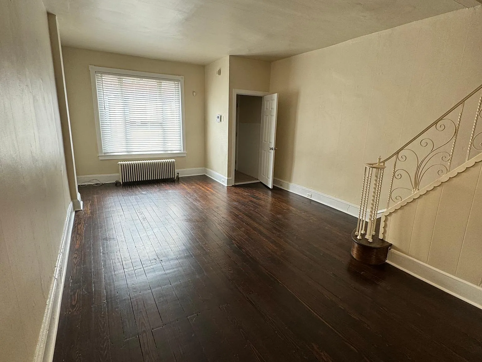 3 bed, 920 sqft, $1,520 — Photo 3