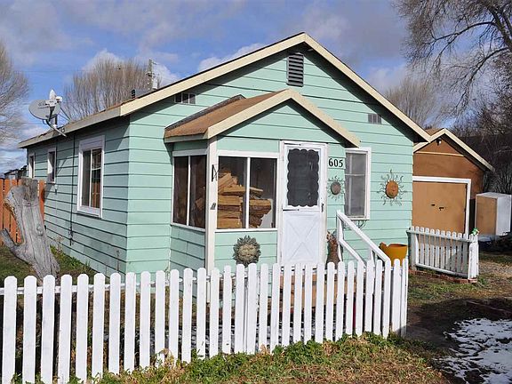 2nd image of 605 Cedar St