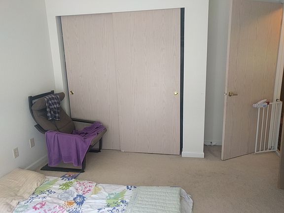 5th image of 1835 Queen Anne Ave N APT 205