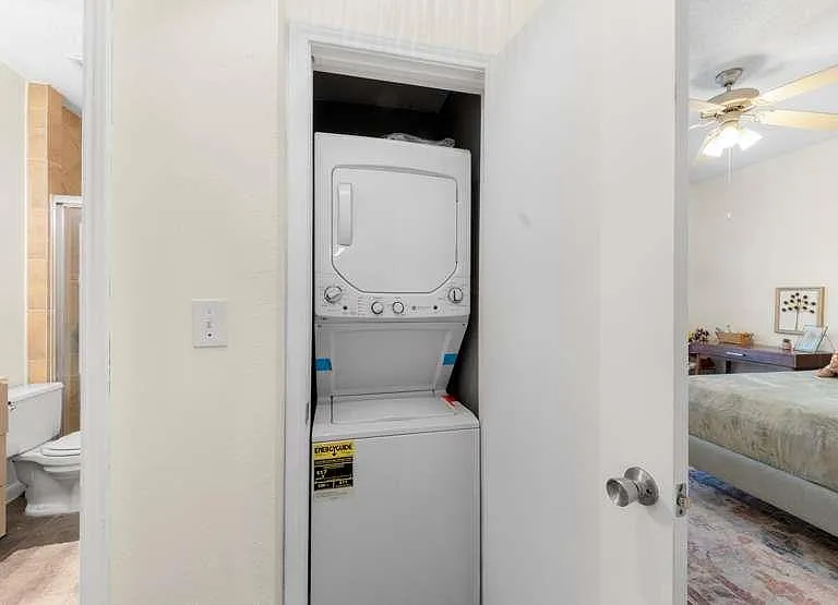 712 W 21st St #203 — Photo 6