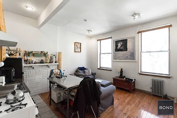 Rented by Bond New York | media 17