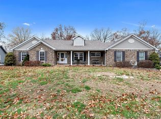 5128 Country Club Dr, High Ridge, MO 63049