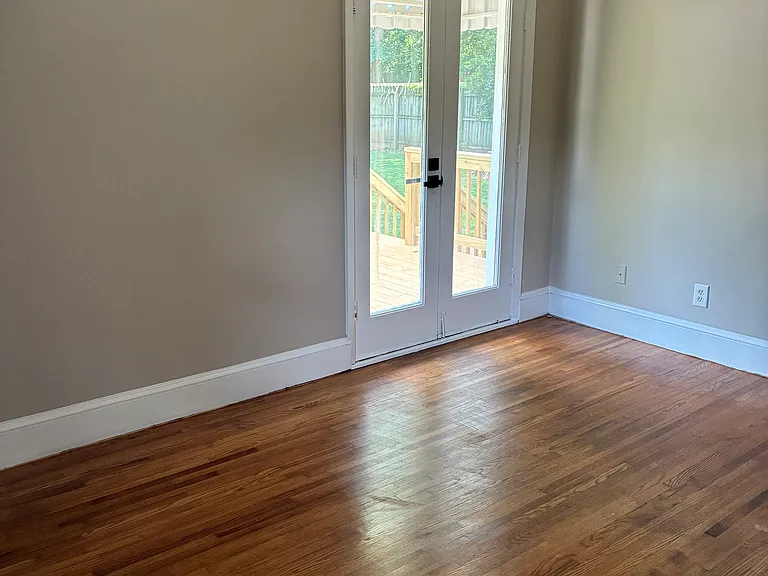 826 Mohigan St — Photo 12