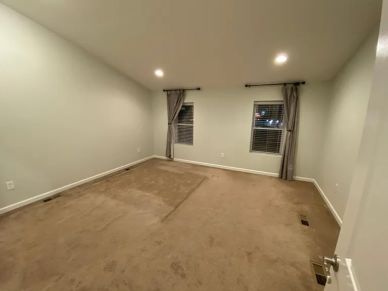 2627 E Huntingdon St — Photo 11
