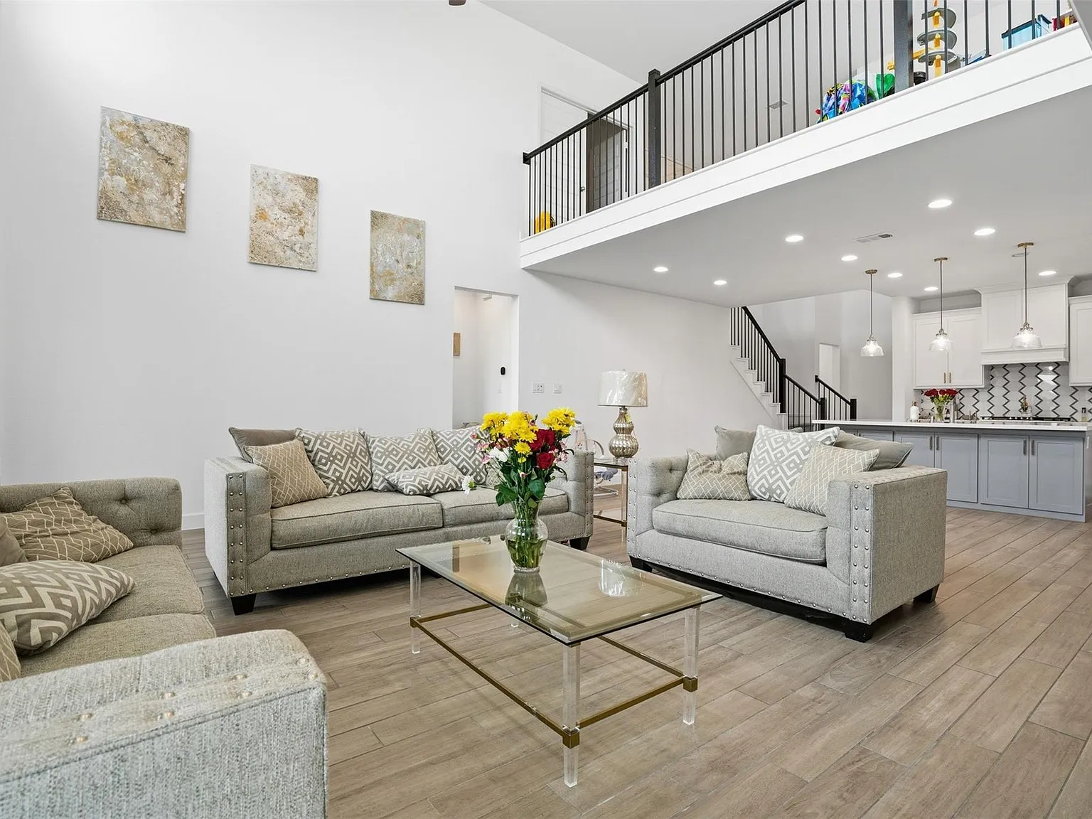 4 bed, 3.5 bath, 3629 sqft, $3,950 — Photo 3