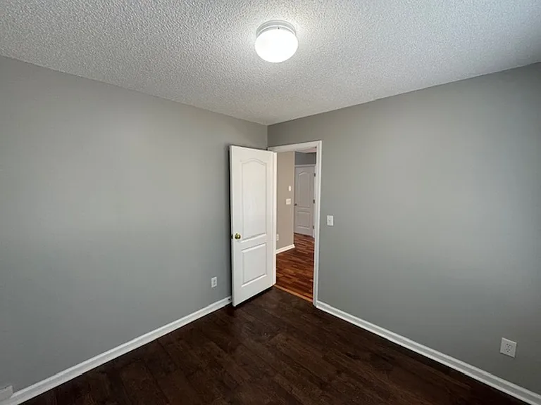 102 Alice Ct — Photo 14