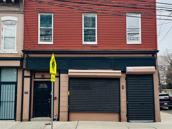 682 Summit Ave, Jersey City, NJ 07306