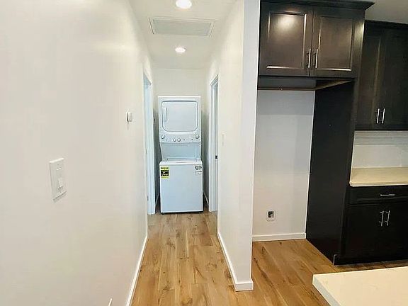 3rd image of 526 E Providencia Ave #530