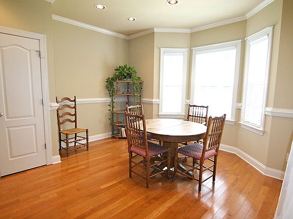 Large Bay Windows!