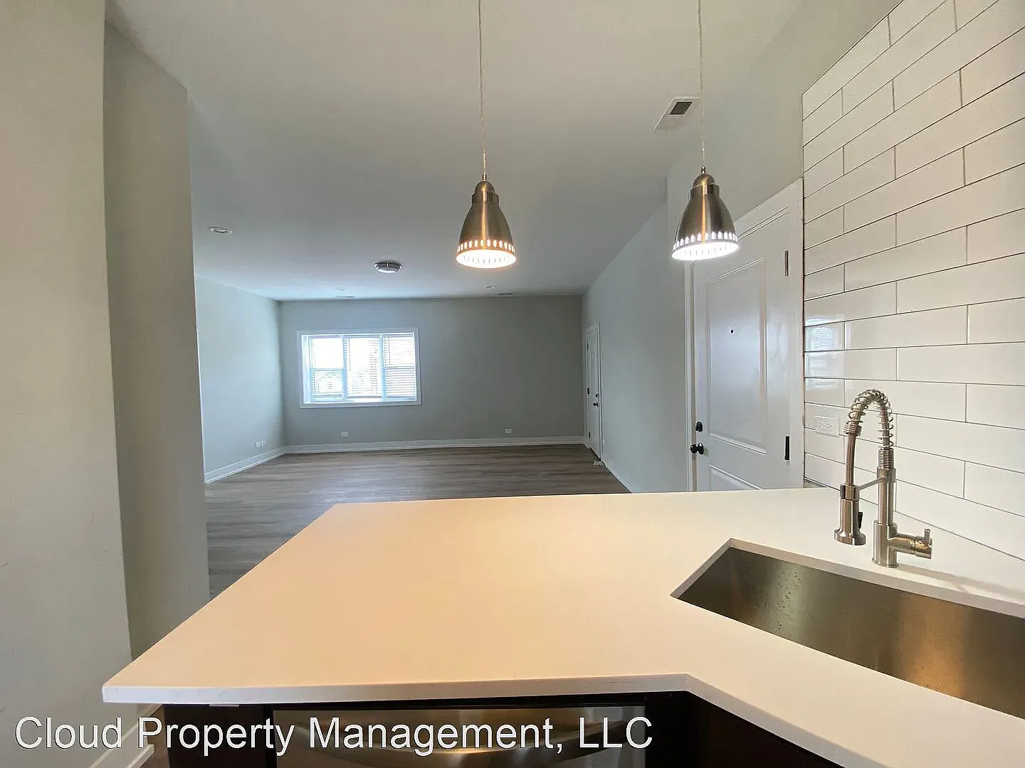 3 bed, 1200 sqft, $2,595 — Photo 3