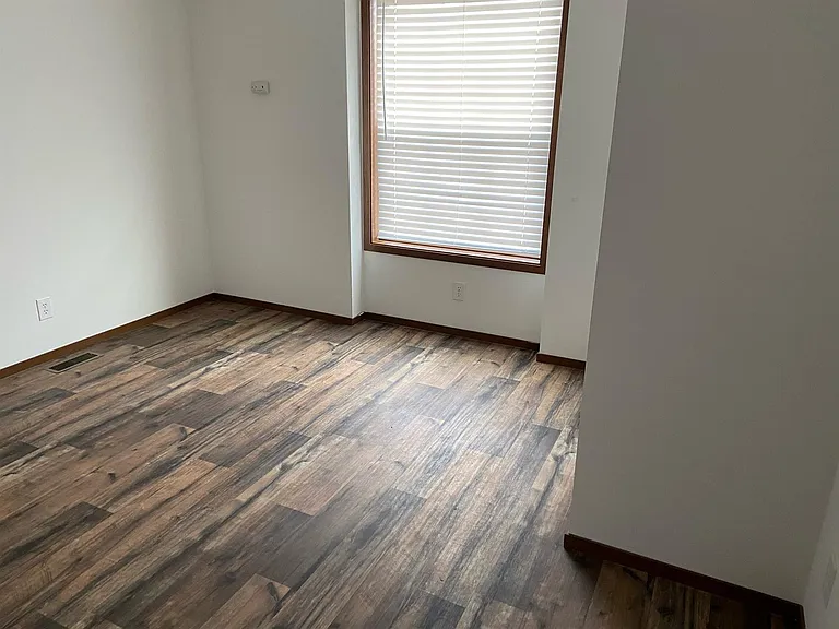 58 Lincoln Ave — Photo 1