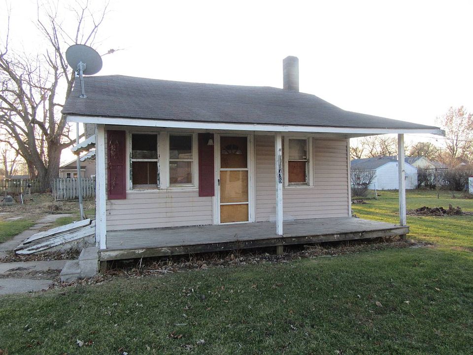 2nd image of 2048 Grand Ave