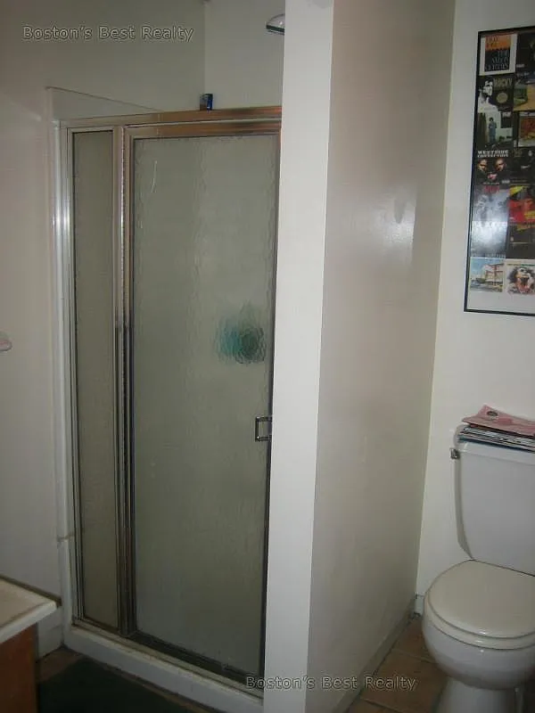4 bed, 2.0 bath, $5,200 — Photo 4
