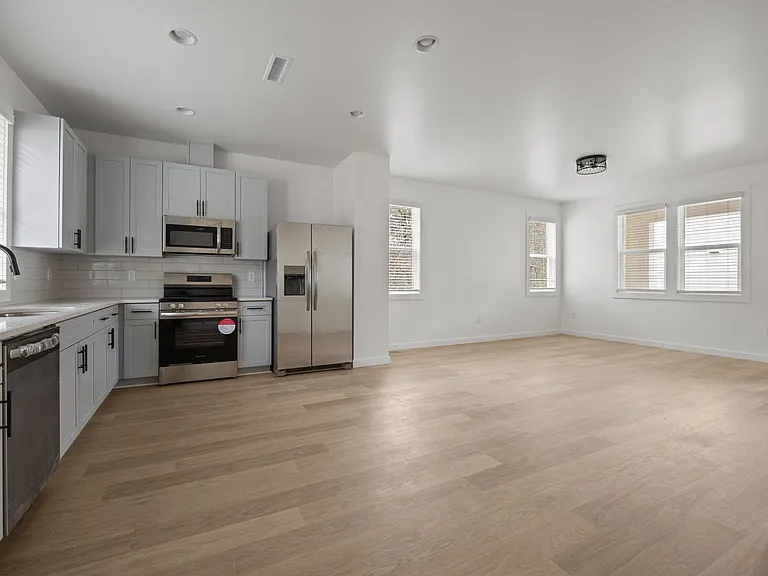 2811 Wilcox Pl — Photo 33