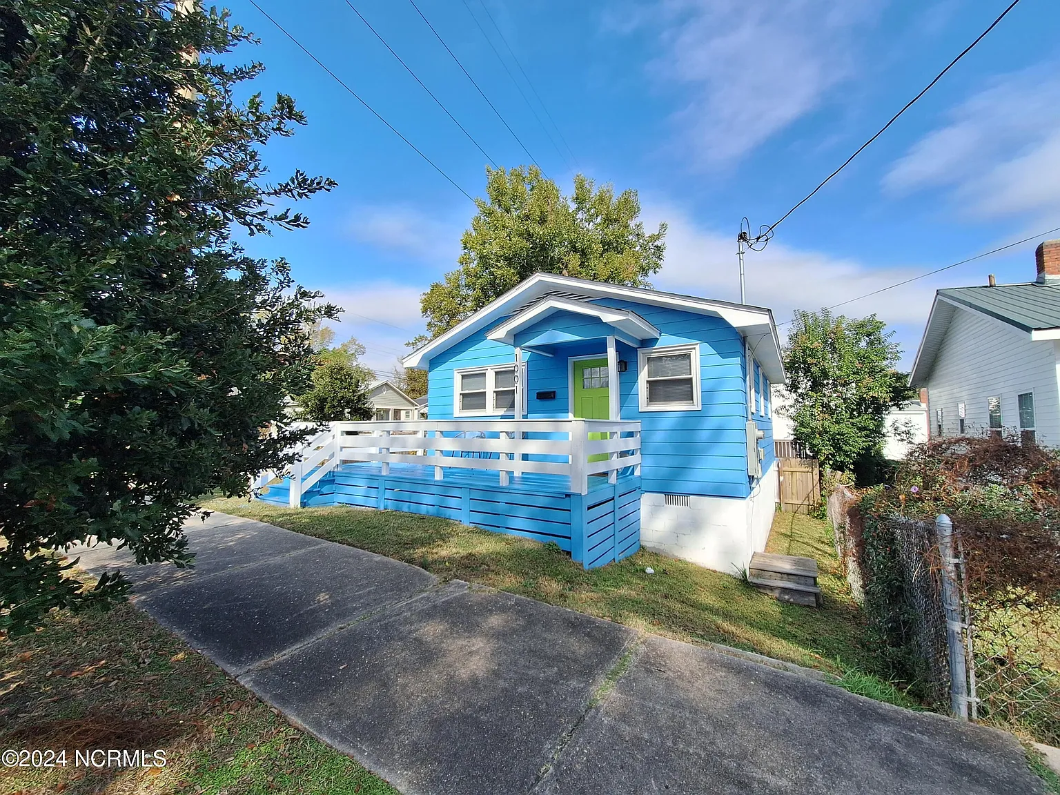 2 bed, 1.0 bath, $1,650 — Photo 2