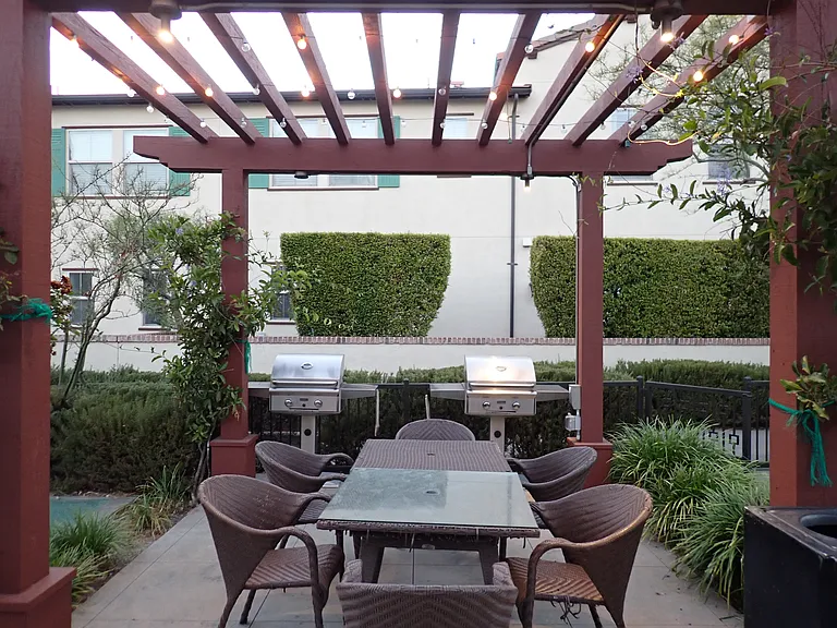 1112 El Paseo — Photo 18