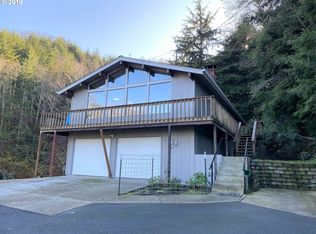 1020 View St, Reedsport, OR 97467
