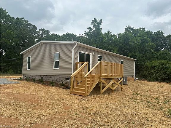 5th image of 327 Wafford Rd
