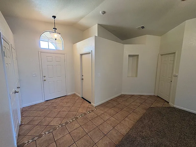 1905 S Grapewood St — Photo 20