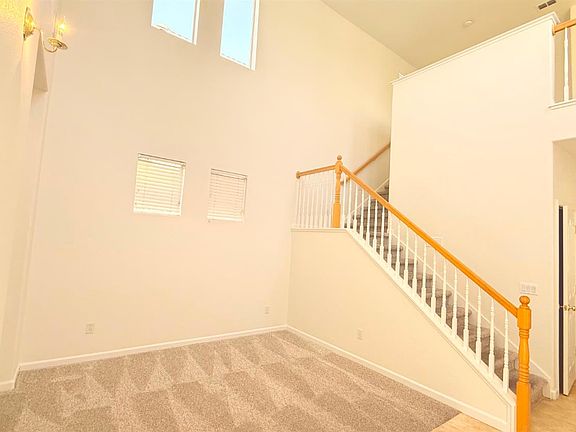 5th image of 190 Belfont Cir