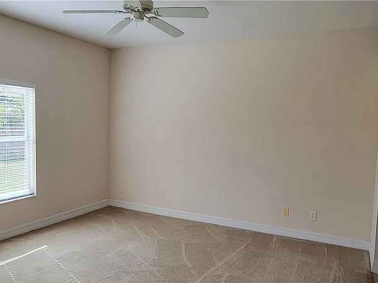 902 SW 21st Ln — Photo 16
