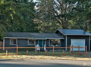 7878 Blakely Ave, Clinton, WA 98236